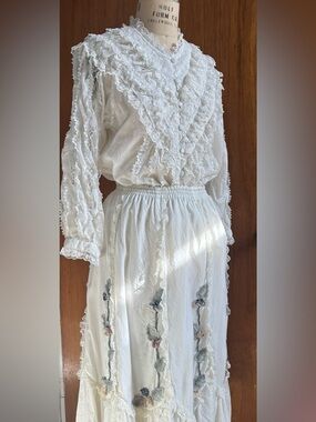 Cream Lace Ruffled Cotton Vintage Blouse Skirt Floral Embroidery boho festival